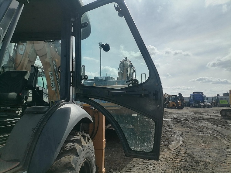 Case 570 Экскаватор-погрузчик, 2021, 6 540 км