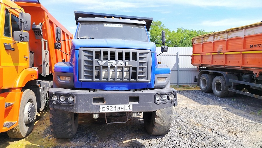ПРОИЗВОДСТВЕННАЯ КОМПАНИЯ УНИВЕРСАЛЬНОЙ СПЕЦТЕХНИКИ 4679 на шасси Ural NEXT 5557 6x6 Самосвал, 2023, 72 970 км