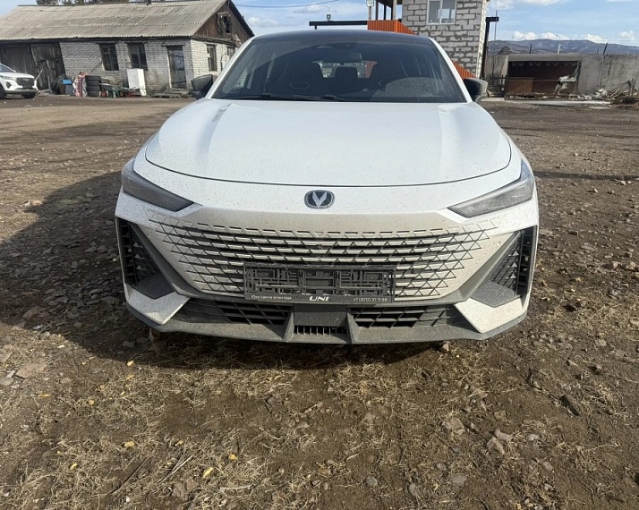 Changan UNI-V, 2023, 40 815 км