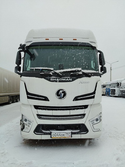 Shacman (Shaanxi) SX 4x2 Седельный тягач, 2023, 311 323 км