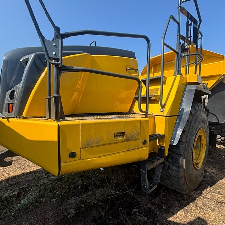 KOMATSU  