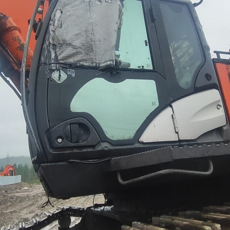 HITACHI  