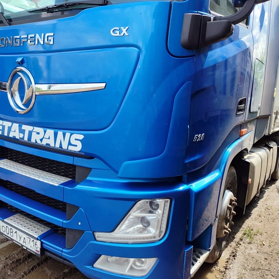 DongFeng DFH 4x2 Седельный тягач, 2023, 403 226 км