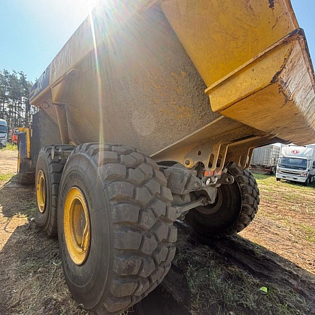 KOMATSU  